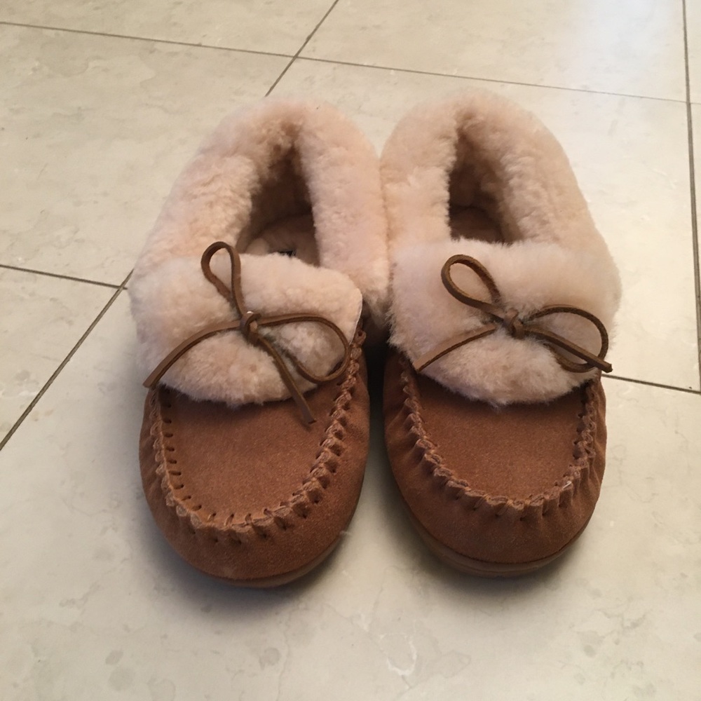 Moccasin slippers